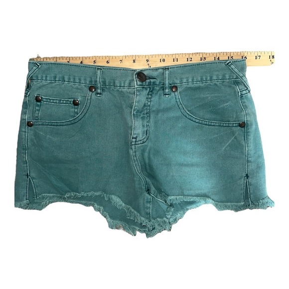 Free People Denim Shorts Frayed Hem Green Raw Edge Casual Size 28 - Picture 5 of 7